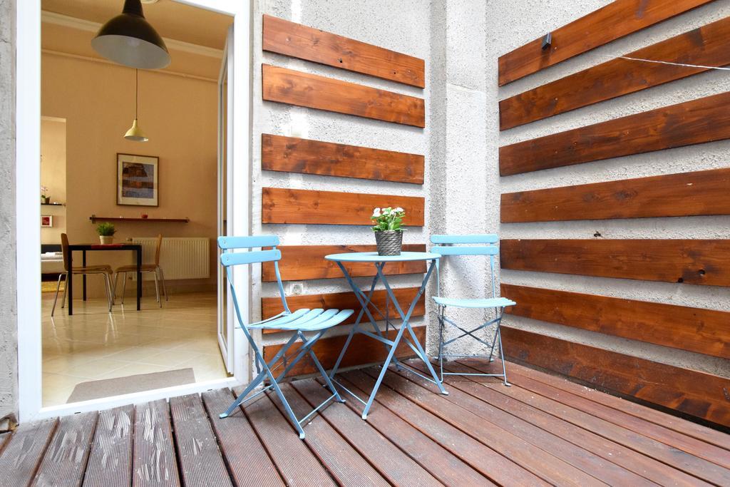Budget Apartment By Hi5 - Oktober 6 Str 4 - Budapest — Photos 3